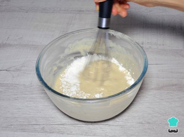 Receta de Bizcocho de plátano y yogur sin harina - Paso 4