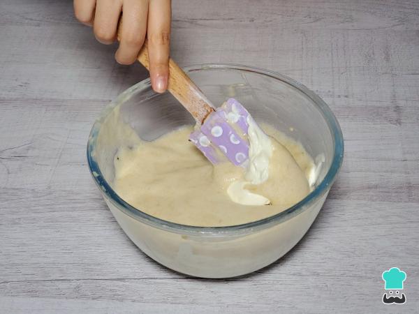 Receta de Bizcocho de plátano y yogur sin harina - Paso 5