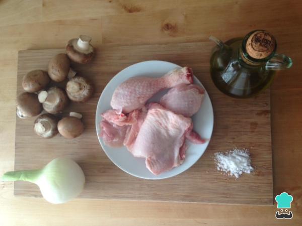 Receta de Pollo cocido con champiñones - Paso 1