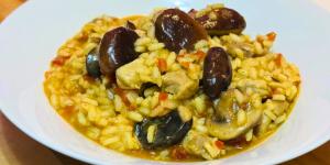 Receta de Arroz meloso con secreto y setas: el plato casero con el que siempre aciertas si tienes invitados