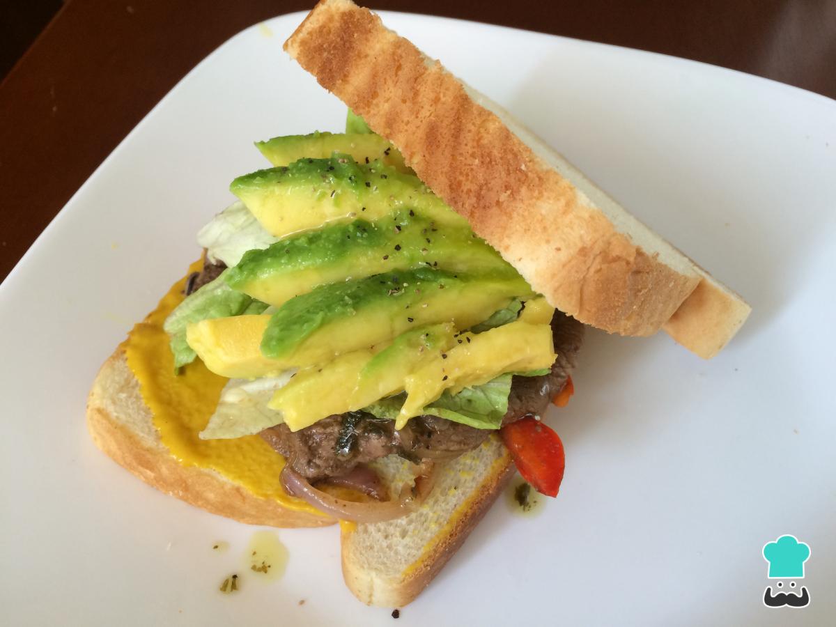 Receta de Sándwich de lomito con palta