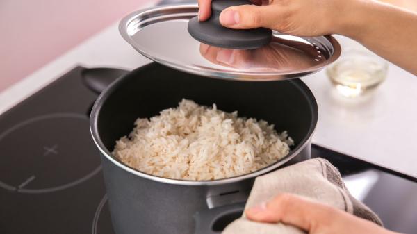 Jordi Cruz, chef: “Para que el arroz blanco quede perfecto, basta con 600 ml de agua, 5 g de sal y 19 minutos” - La clave no está en el arroz, sino en las proporciones y el tiempo