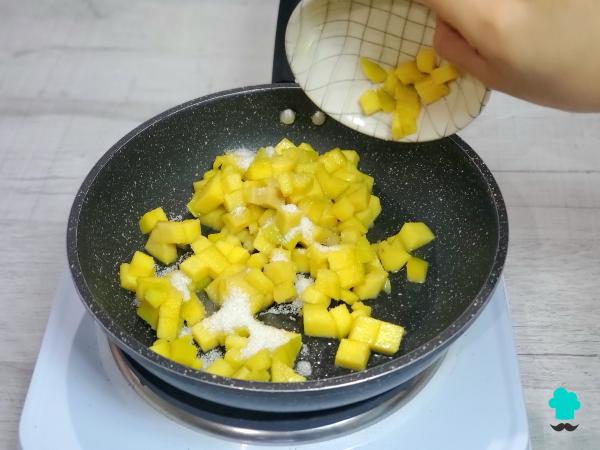 Receta de Mochis de mango caseros: suaves, cremosos y con un relleno irresistible - Paso 3