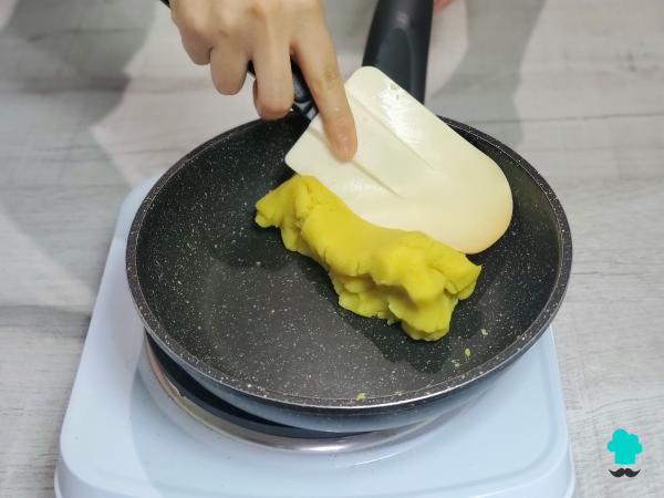 Receta de Mochis de mango caseros: suaves, cremosos y con un relleno irresistible - Paso 8