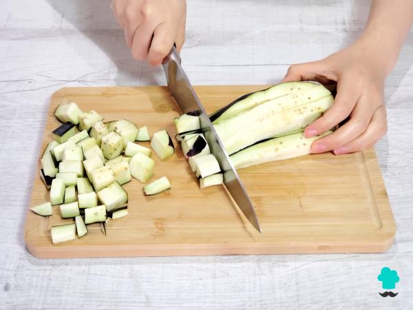 Receta de Pollo con sanfaina: el plato tradicional catalán que convierte unas verduras en un guiso muy sabroso - Paso 3
