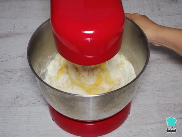 Receta de Pan de muerto grande - Paso 1