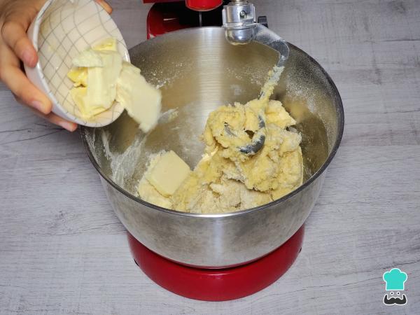 Receta de Pan de muerto grande - Paso 2