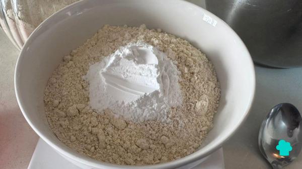 Receta de Pan de garbanzos casero: proteico, sin gluten y muy fácil de hacer - Paso 2