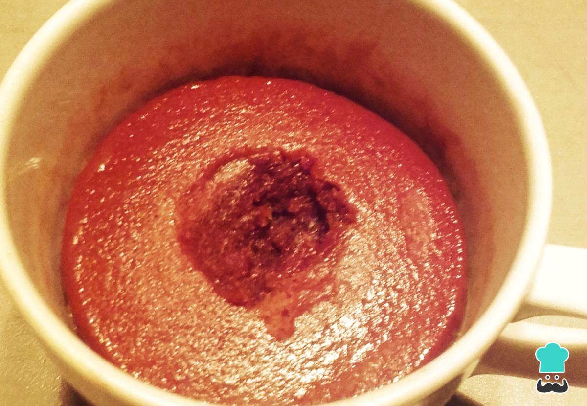 Receta de Mug cake sin huevo en microondas