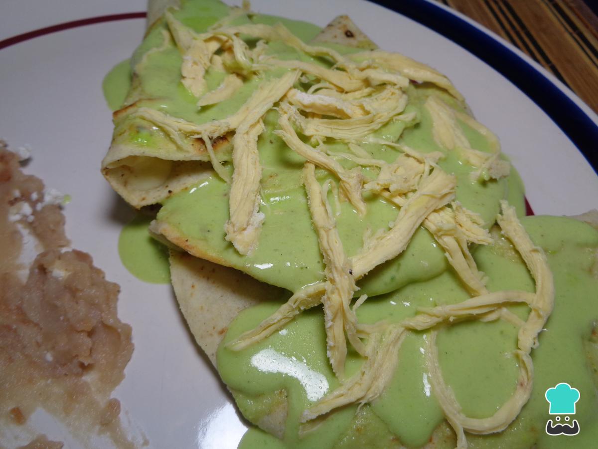 Receta de Enchiladas de pollo con chile poblano