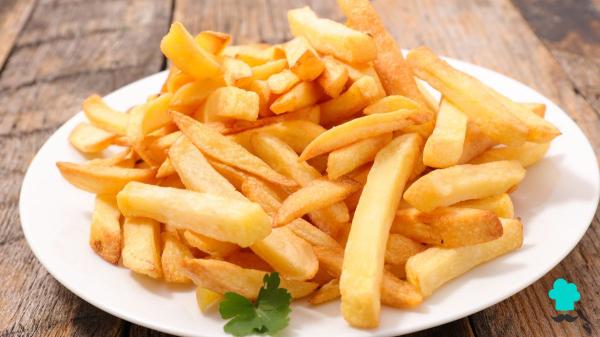 Los chefs españoles coinciden: “Para unas patatas fritas muy crujientes, el truco está en dejarlas en remojo con vinagre” - Las variedades de patata que usan los chefs para conseguir una fritura perfecta