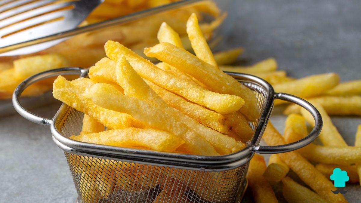 Los chefs españoles coinciden: “Para unas patatas fritas muy crujientes, el truco está en dejarlas en remojo con vinagre”