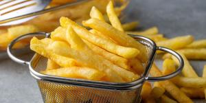 Los chefs españoles coinciden: “Para unas patatas fritas muy crujientes, el truco está en dejarlas en remojo con vinagre”