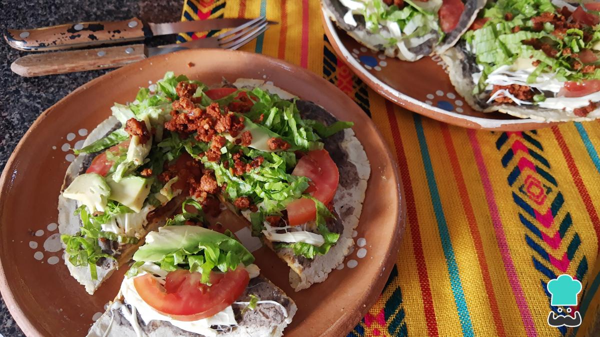 Receta de Tlayudas de Oaxaca