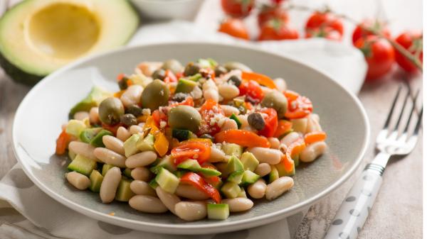 Ideas de platos frescos con legumbres para verano: recetas fáciles, nutritivas y sabrosas - Recetas frescas con alubias y guisantes para comer legumbres cuando hace calor