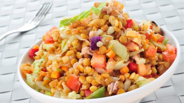 Ideas de platos frescos con legumbres para verano: recetas fáciles, nutritivas y sabrosas - Recetas frescas con garbanzos y lentejas para comer bien este verano sin complicarse