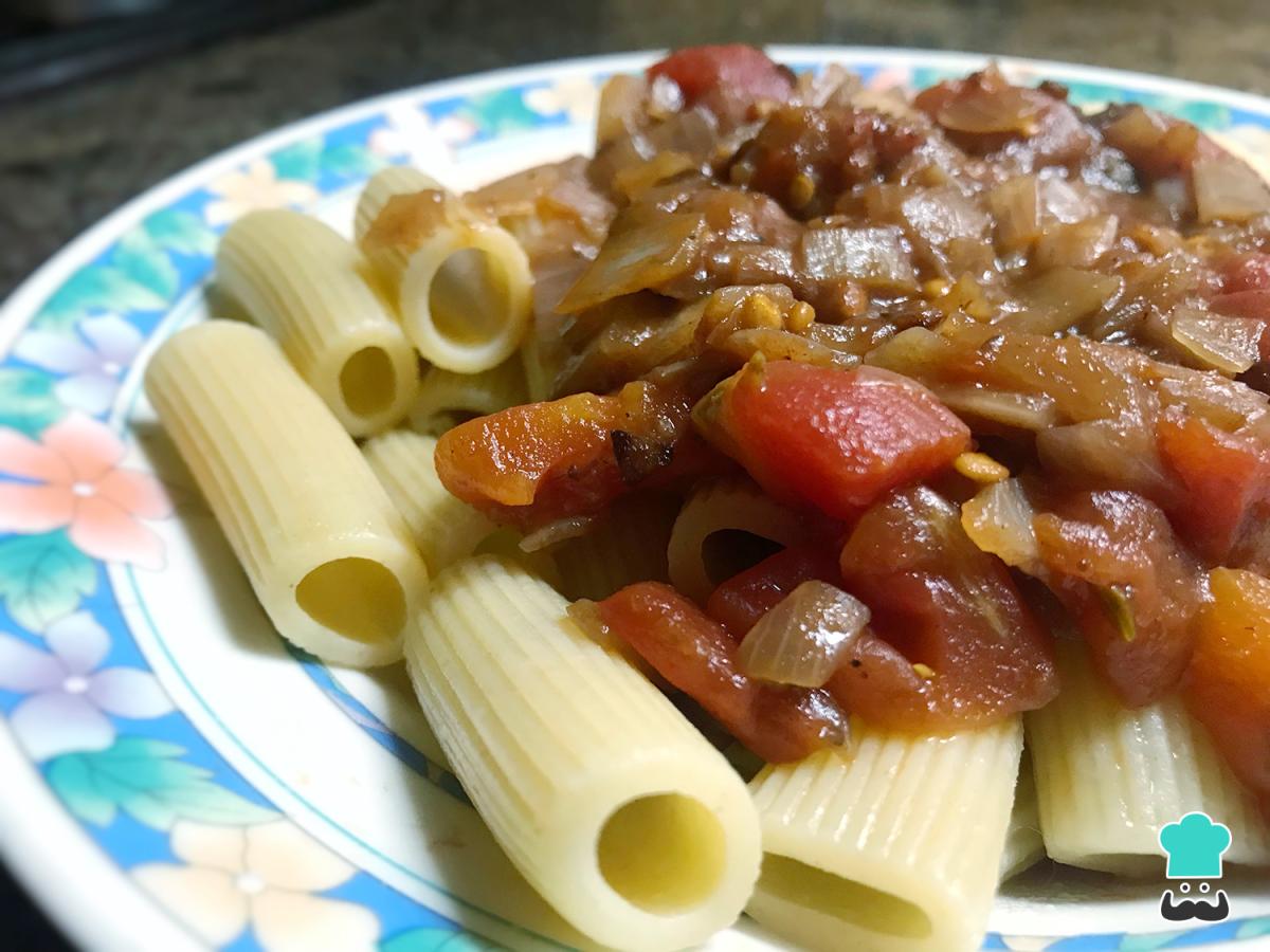 Receta de Rigatoni con salsa amatriciana