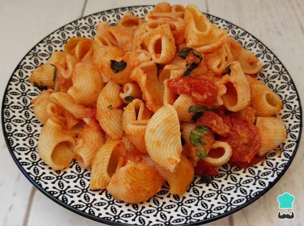 Receta de Macarrones con hummus