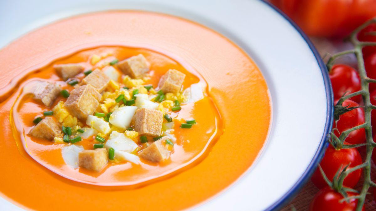 Más allá del tomate: 3 recetas de salmorejo que reinventan por completo el clásico cordobés