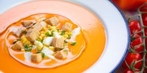 Más allá del tomate: 3 recetas de salmorejo que reinventan por completo el clásico cordobés