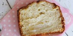 Bizcocho de manzana al horno