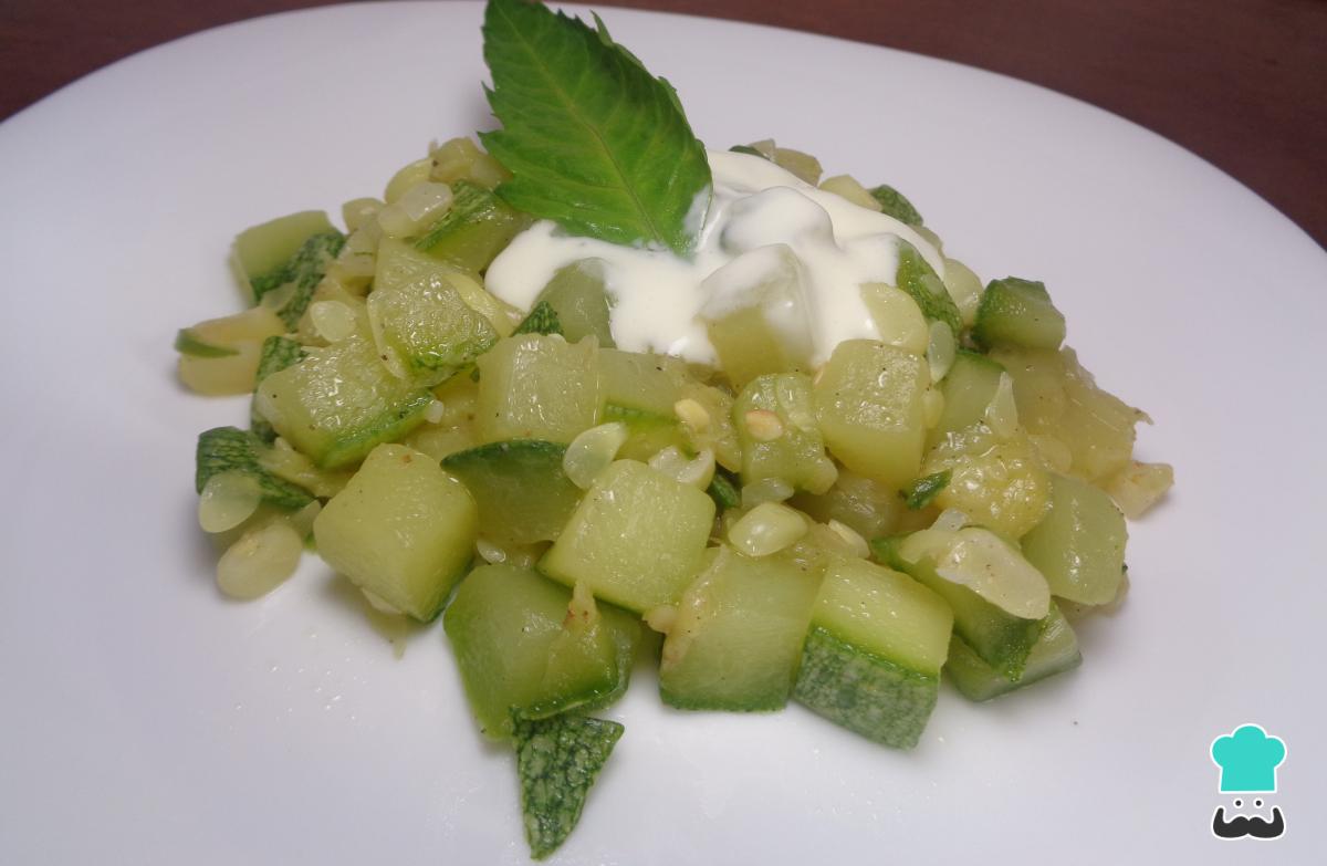 Receta de Calabacitas con elote y media crema