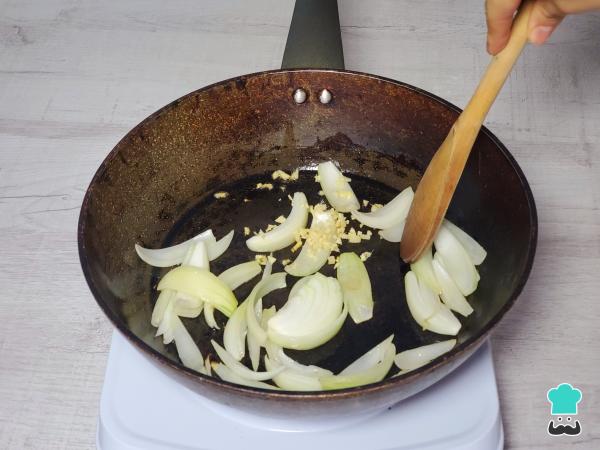 Receta de Saltado de atún peruano - Paso 2