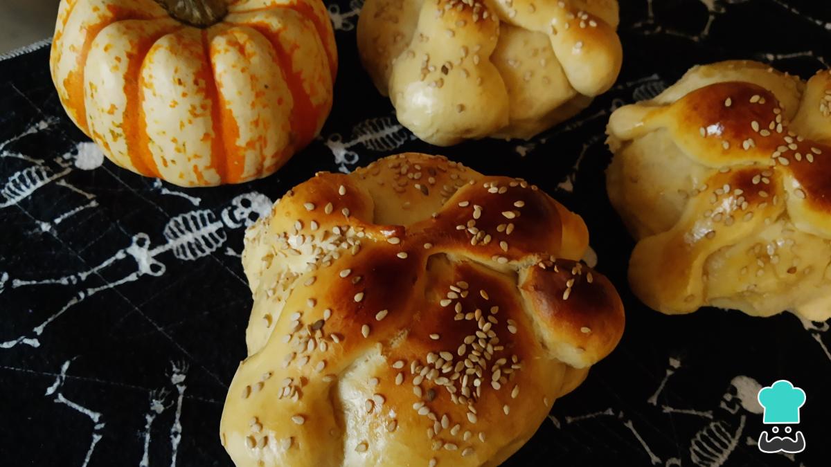 Receta de Pan de muerto relleno de queso Philadelphia