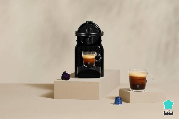 8 Mejores cafeteras profesionales para casa 2025 - Nespresso De'Longhi Inissia EN80.B