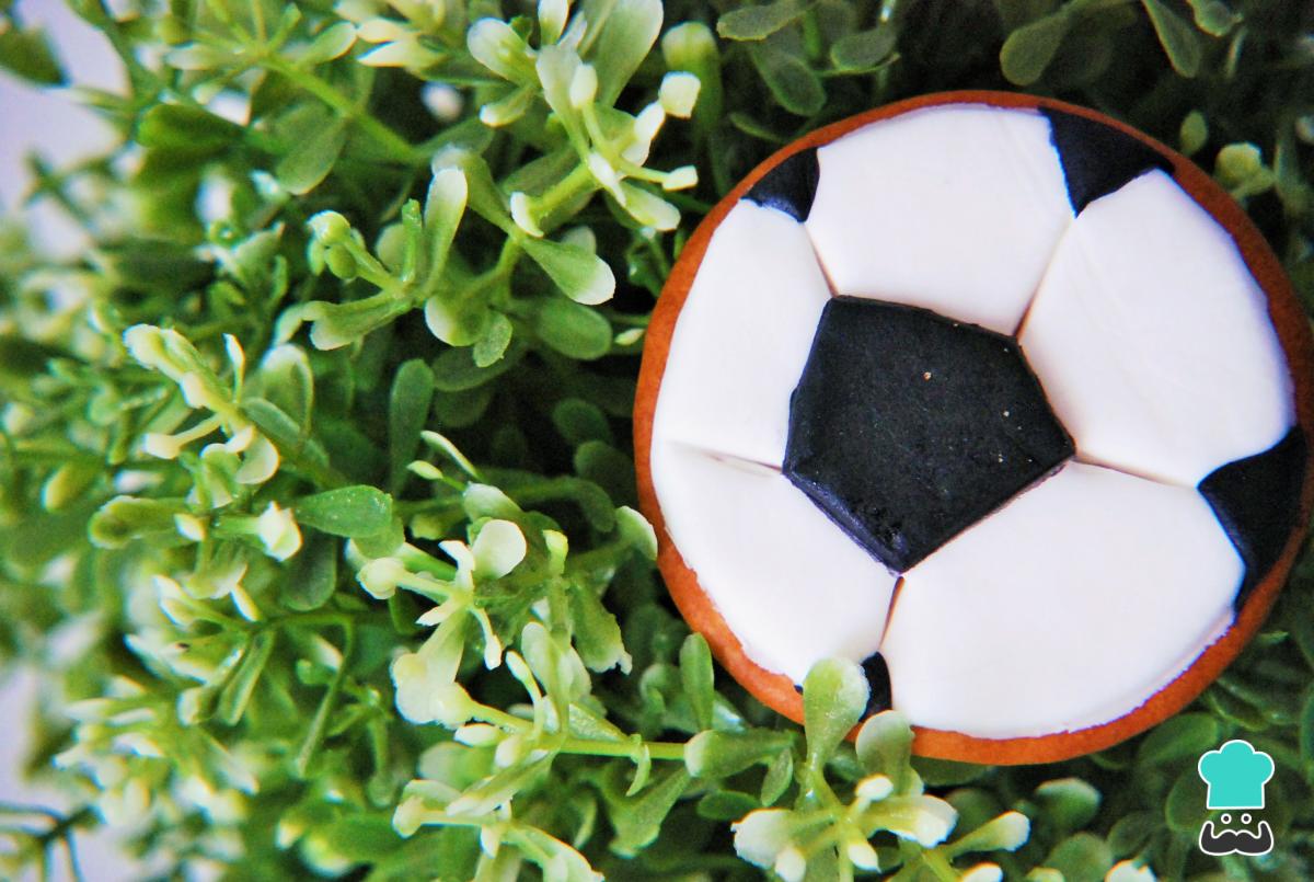 Receta de Galletas de fútbol con fondant