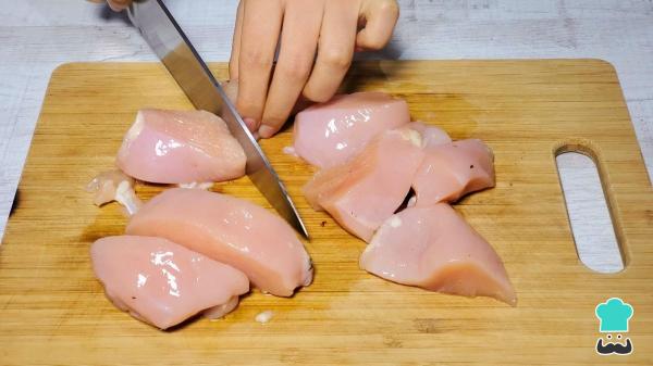 Receta de Tallarines con verduras y pollo: el salteado asiático más fácil, sabroso y lleno de color - Paso 1