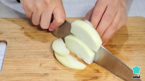 Receta de Tallarines con verduras y pollo: el salteado asiático más fácil, sabroso y lleno de color - Paso 4