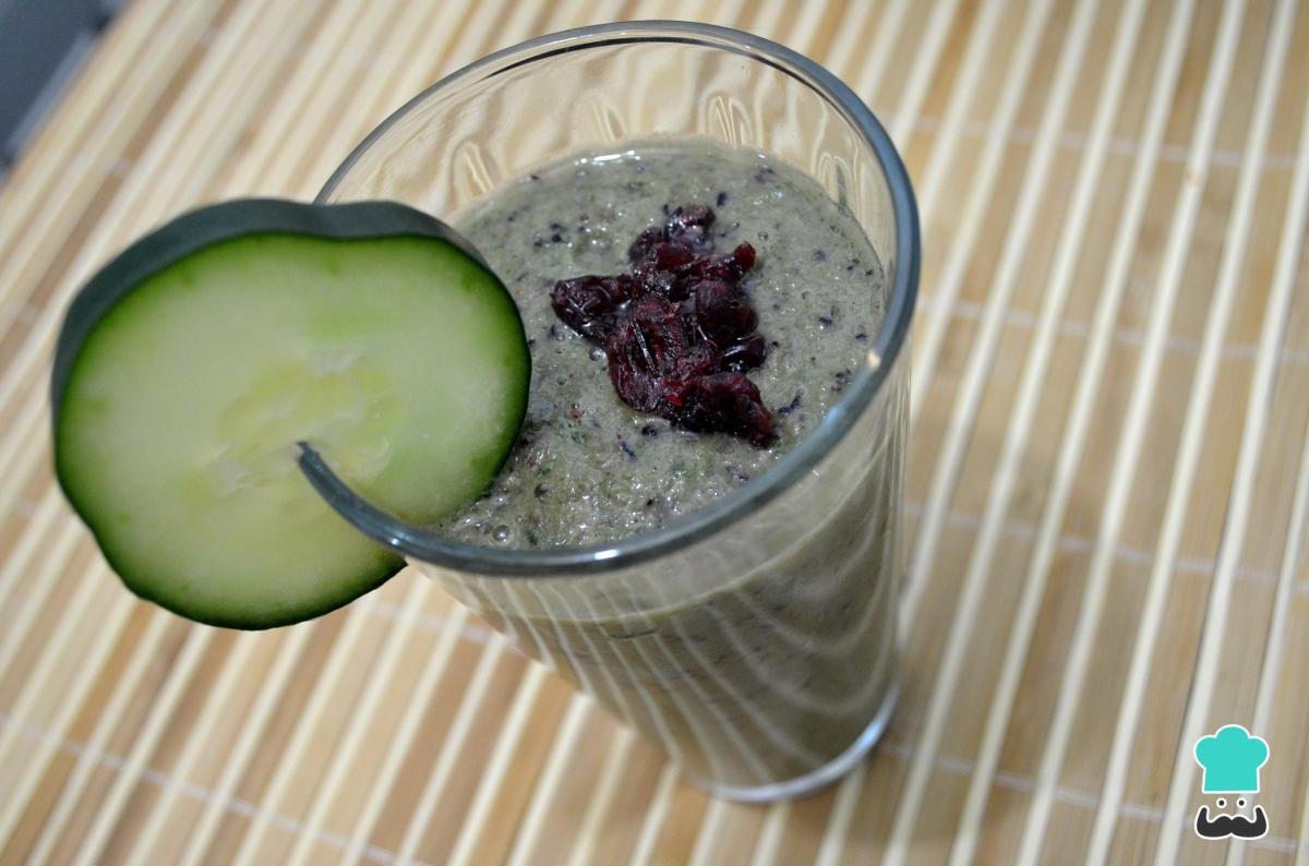 Batido de pepino con arándanos