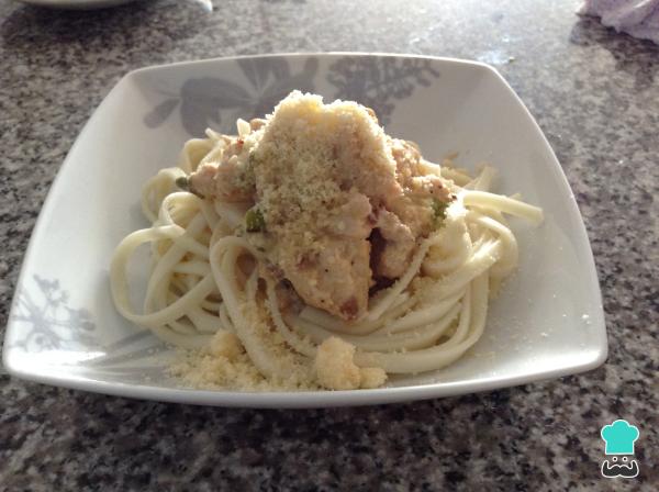 Receta de Spaghetti con pollo en salsa de verdeo.