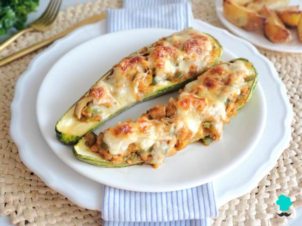 Receta de Calabacines rellenos de pollo y verduras: fáciles de preparar, jugosos y con un gratinado irresistible - Paso 9