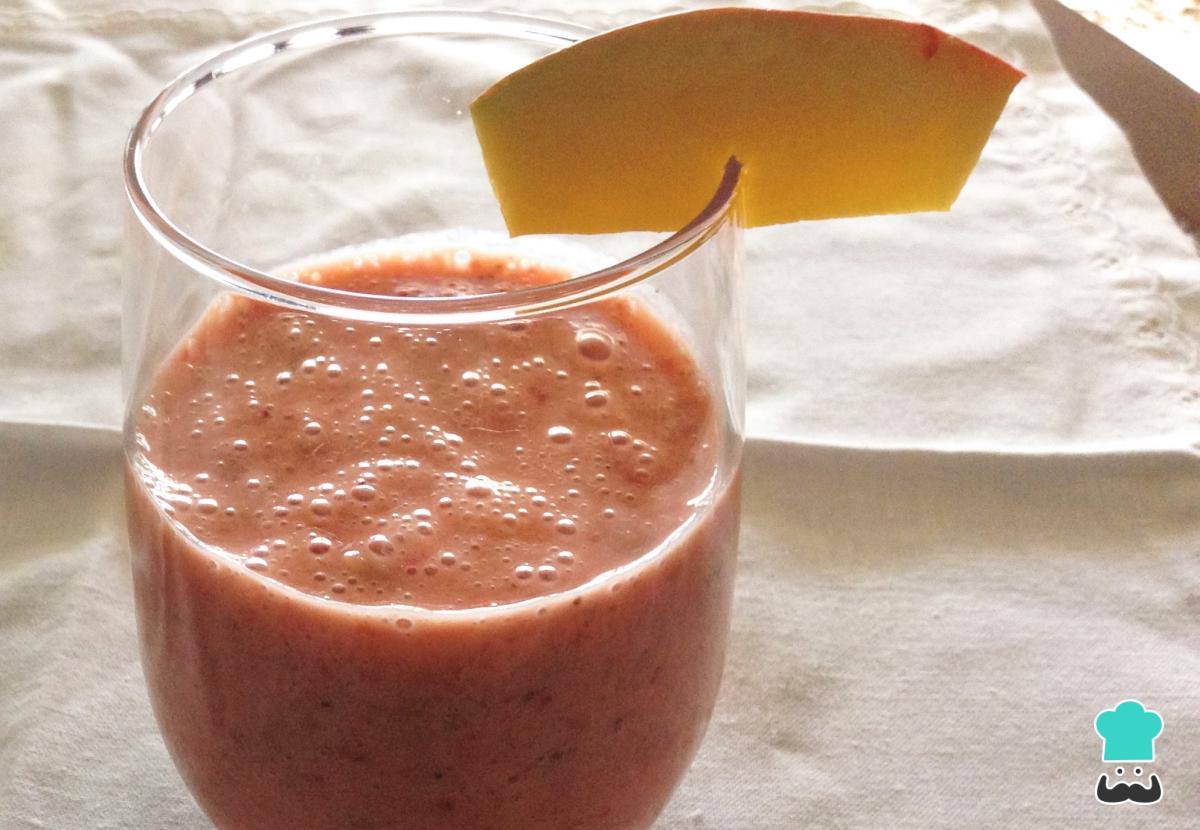 Batido de fresa y mango bajo en calorías