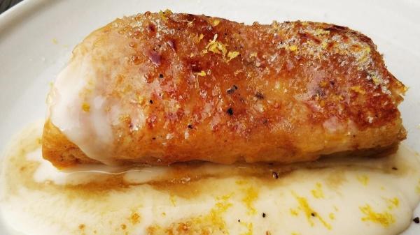 El postre catalán que compite con la torrija esta Semana Santa (y se sirve en un restaurante de Barcelona con Solete Repsol) - Cómo se preparan las tradicionales tostadas de Santa Teresa