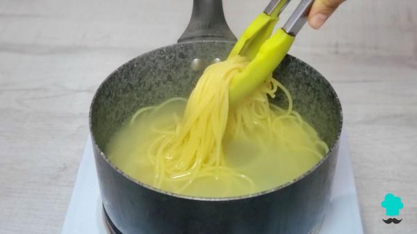 Receta de Pasta a la Amatriciana: el truco para conseguir un guanciale crujiente y una salsa espectacular - Paso 6