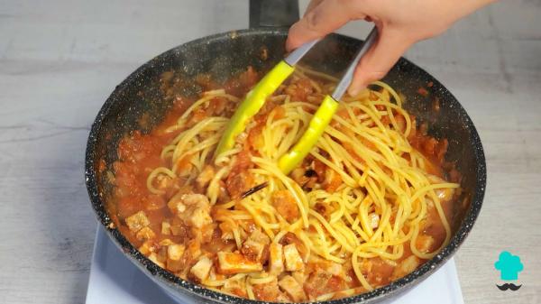 Receta de Pasta a la Amatriciana: el truco para conseguir un guanciale crujiente y una salsa espectacular - Paso 7