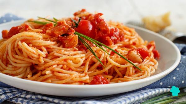 Receta de Pasta a la Amatriciana: el truco para conseguir un guanciale crujiente y una salsa espectacular - Paso 8