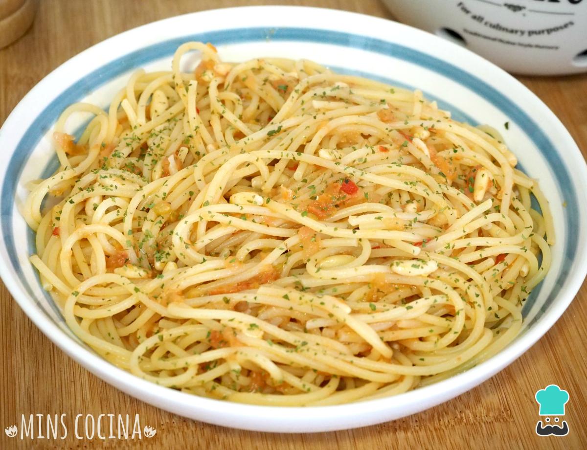 Receta de Espaguetis con tomate picante