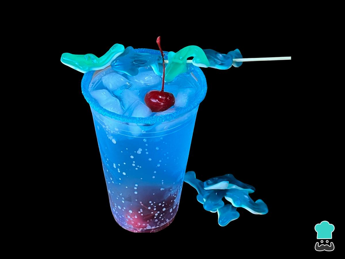 Blue lagoon (cóctel laguna azul)