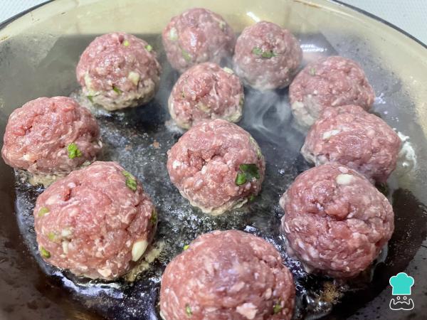 Receta de Albóndigas en salsa verde - Paso 3