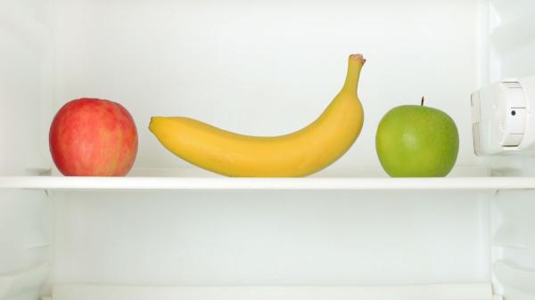 Los cocineros y expertos coinciden: “Para conservar mejor los plátanos en verano hay que mantenerlos a temperatura ambiente y envolver la raíz con papel film” - El principal error: pensar que la nevera siempre es la mejor opción para conservar la fruta