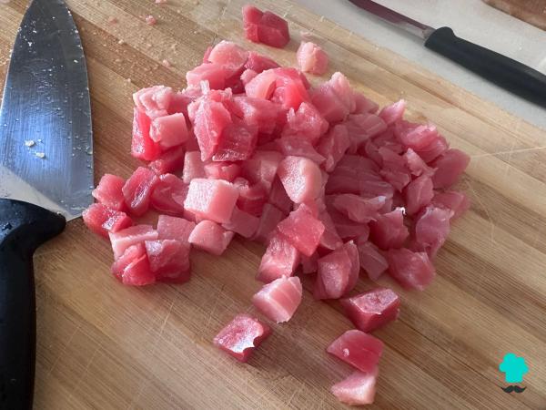 Receta de Tartar de atún con aguacate y mango: el plato elegante y fácil que puedes preparar en pocos minutos - Paso 1