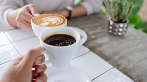 Un estudio de Harvard vinculó el consumo habitual de café negro con la reducción de la grasa visceral - Cuánto café puedes tomar al día sin riesgos, según los expertos