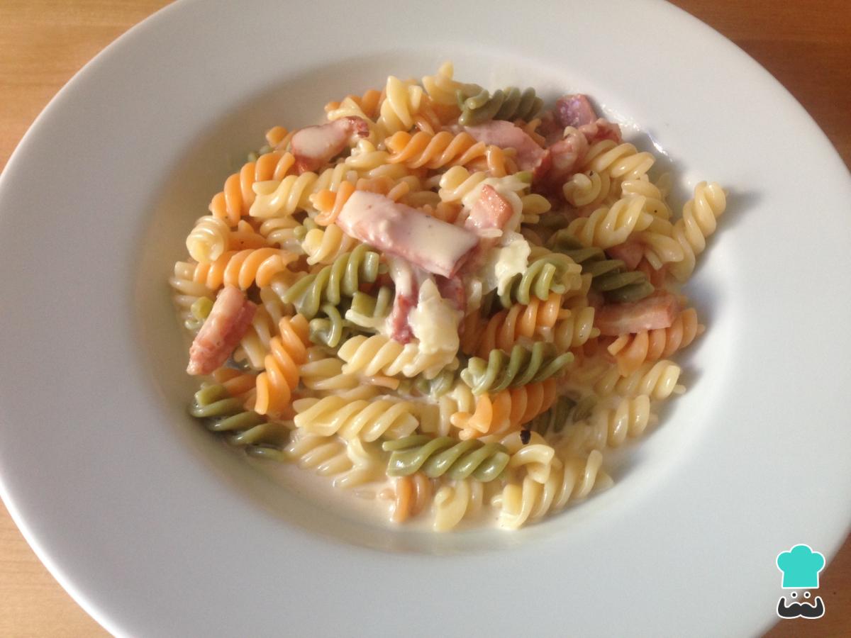 Receta de Fusilli carbonara