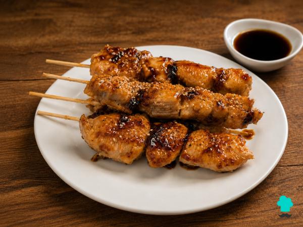 Receta de Brochetas de pollo teriyaki: el truco para conseguir una carne jugosa y una salsa irresistible - Paso 8