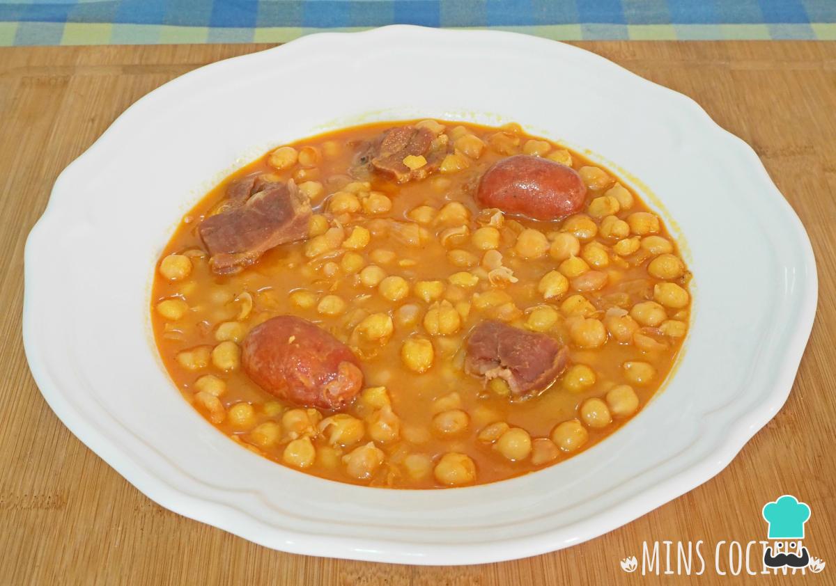 Receta de Garbanzos con chorizo y jamón