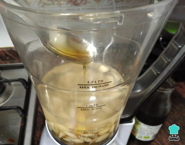 Leche de almendras sin azúcar - Receta, propiedades y calorías - Paso 5